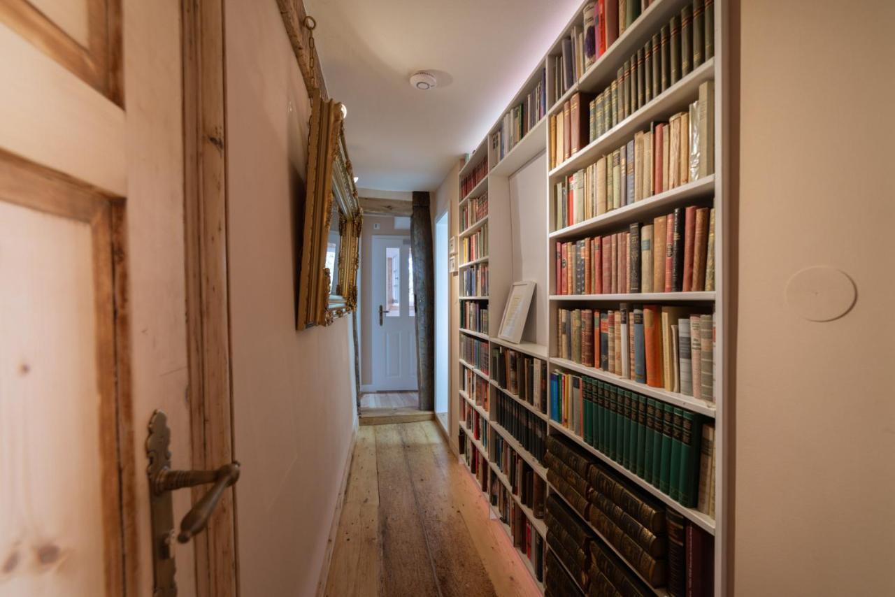 Boutique-Hotel Stadtherberge เวทซ์ลาร์ ภายนอก รูปภาพ