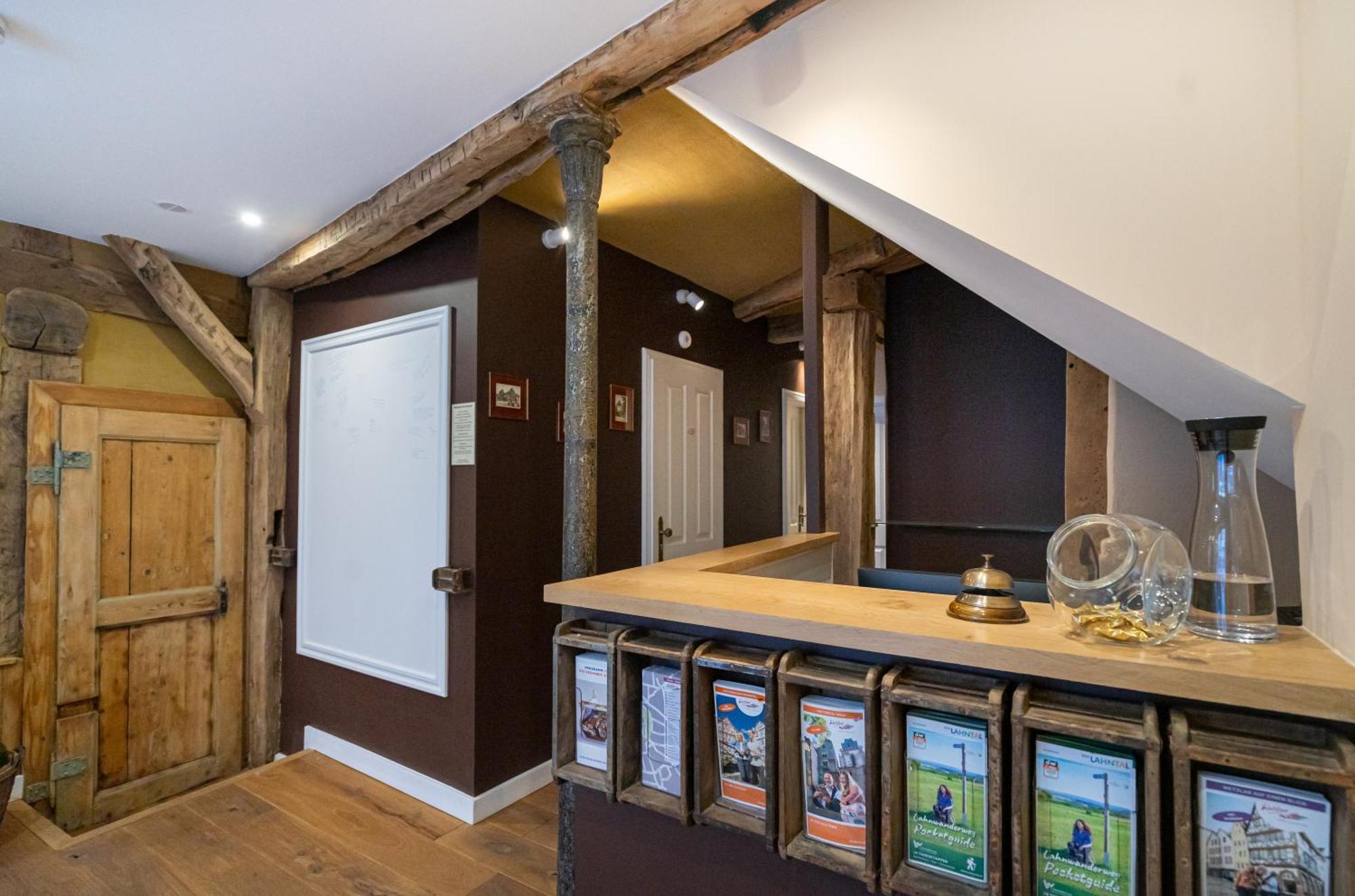 Boutique-Hotel Stadtherberge เวทซ์ลาร์ ภายนอก รูปภาพ