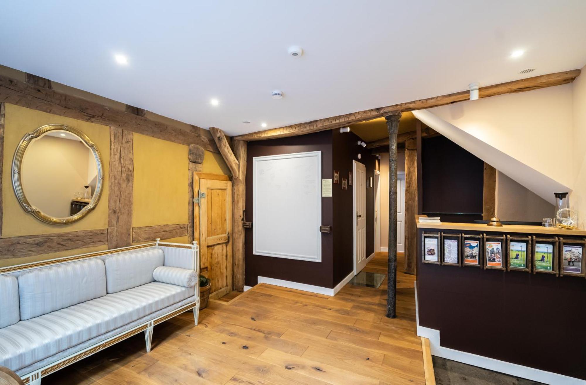 Boutique-Hotel Stadtherberge เวทซ์ลาร์ ภายนอก รูปภาพ