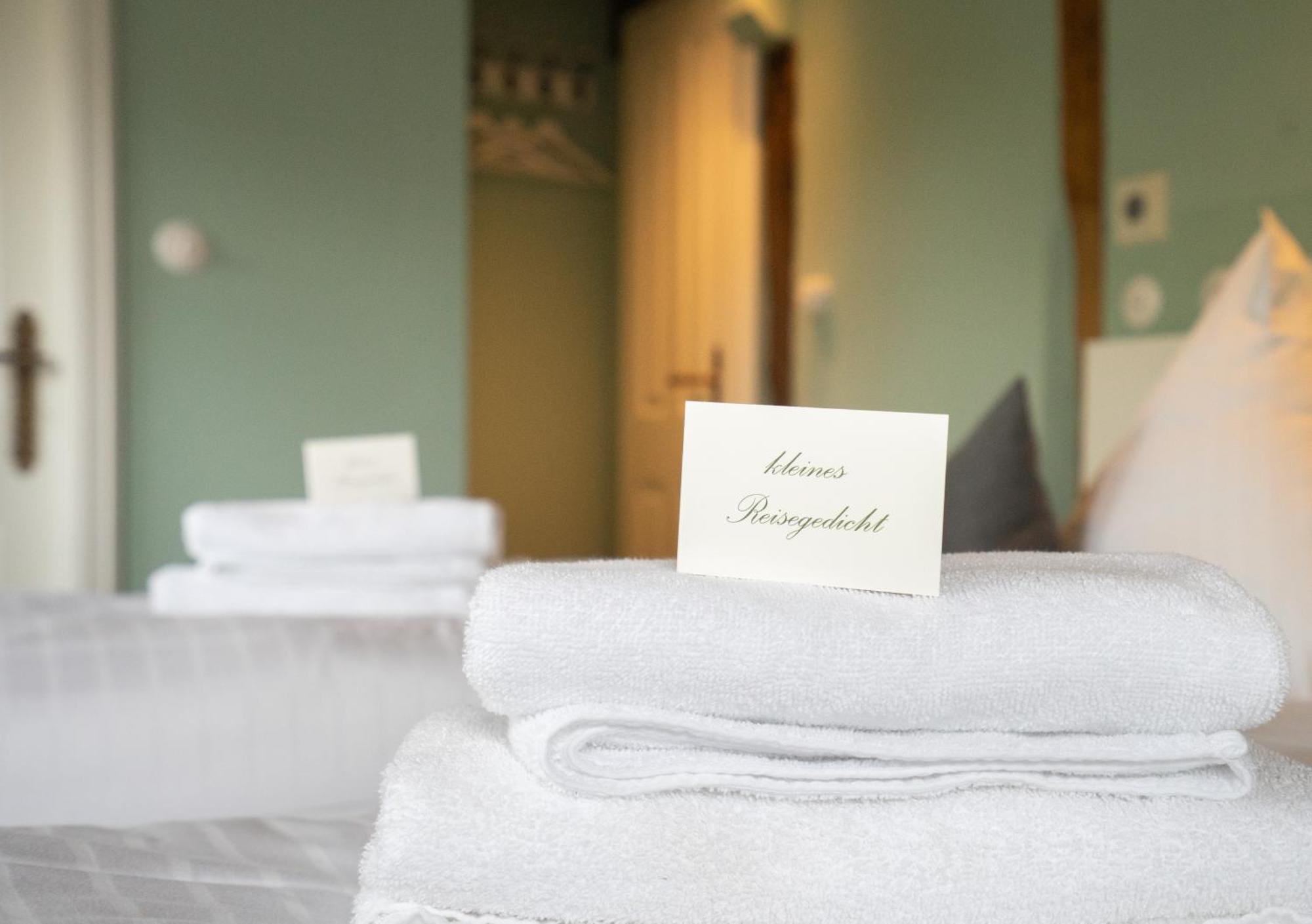 Boutique-Hotel Stadtherberge เวทซ์ลาร์ ภายนอก รูปภาพ
