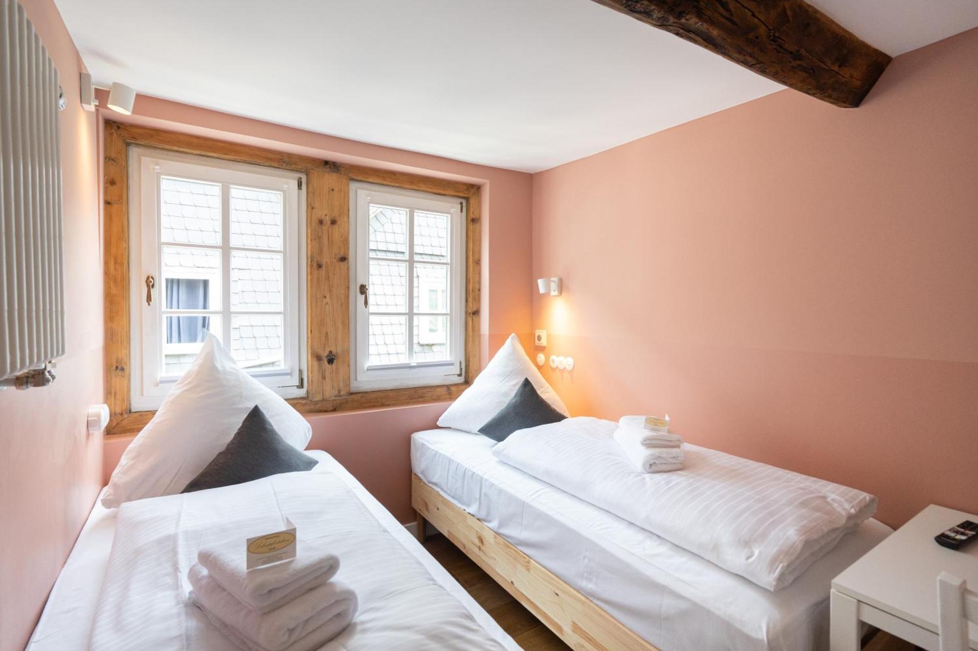 Boutique-Hotel Stadtherberge เวทซ์ลาร์ ภายนอก รูปภาพ
