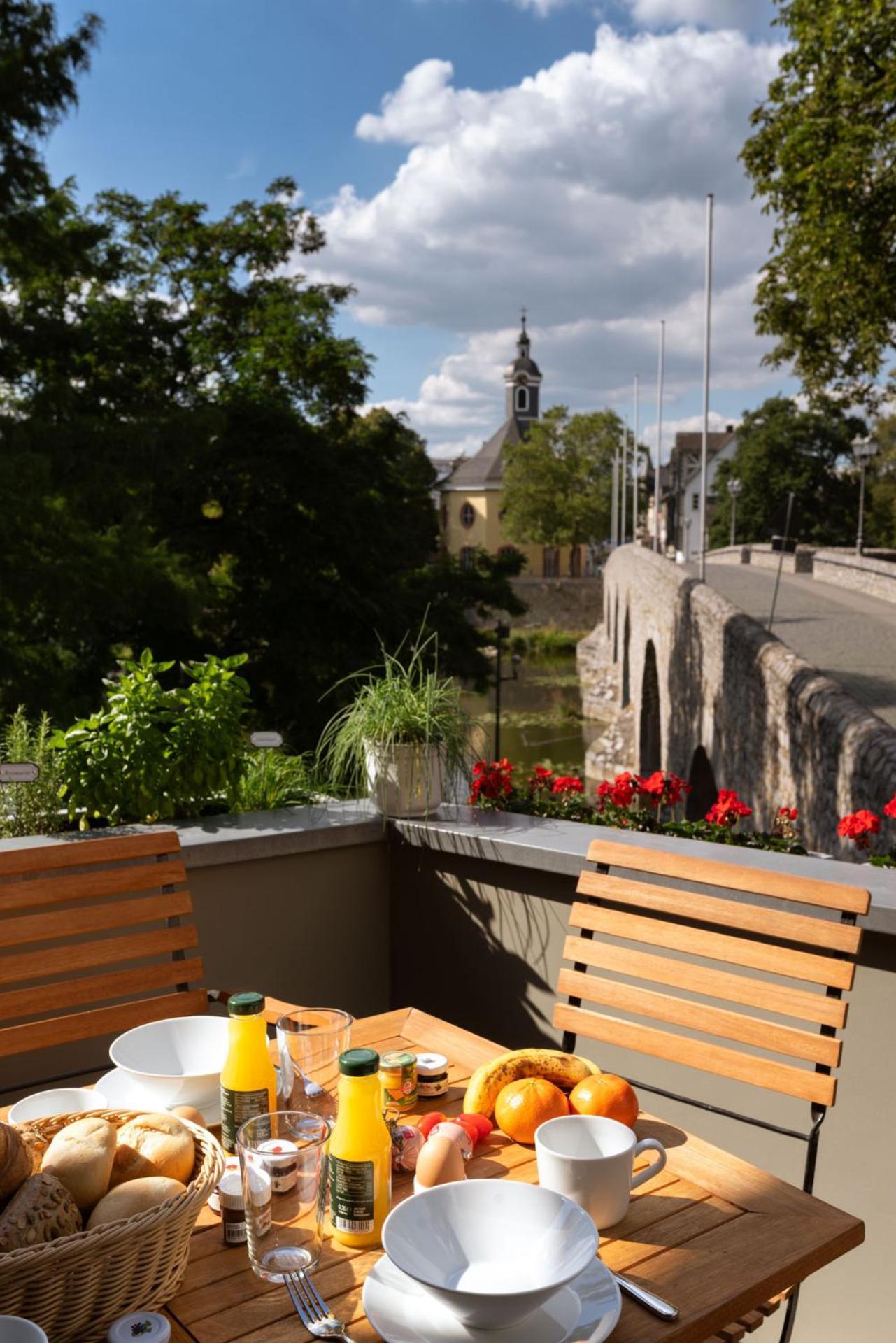 Boutique-Hotel Stadtherberge เวทซ์ลาร์ ภายนอก รูปภาพ